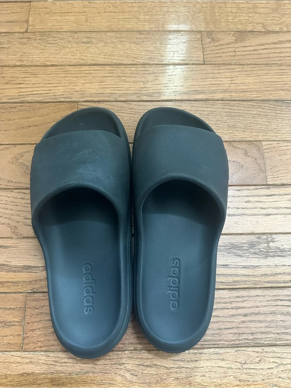 Adidas adilette Slides kids size 6